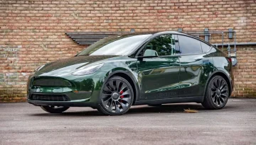 Expert ceramic window tint installation in Rockville Town Square, MD